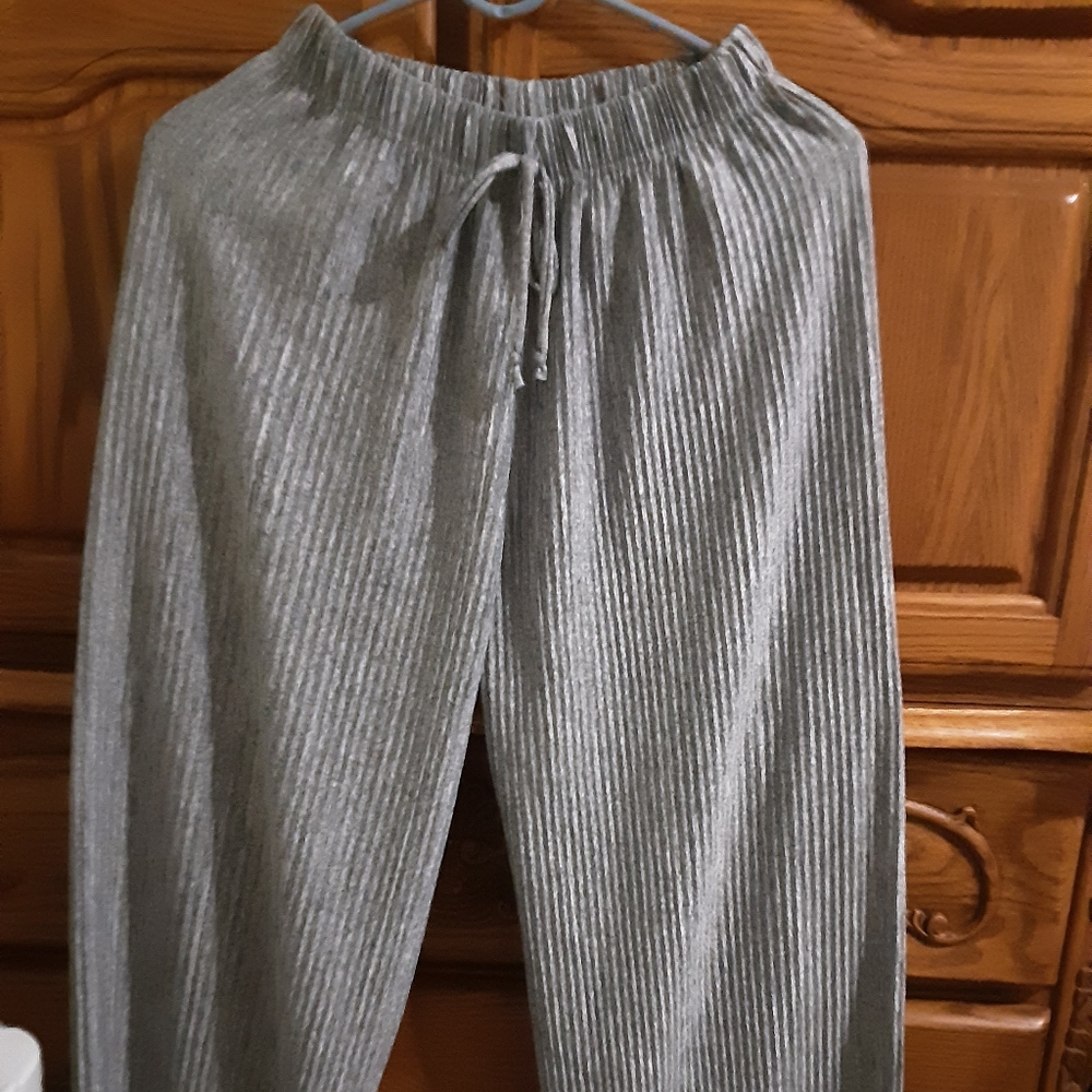 Wide leg pants